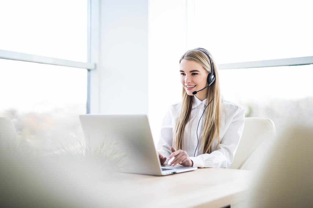 Mercury phone operator woman smiling