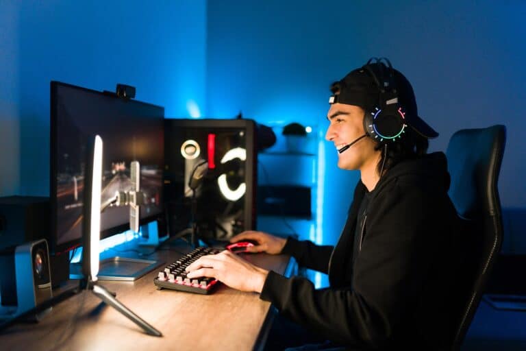 Online gamer